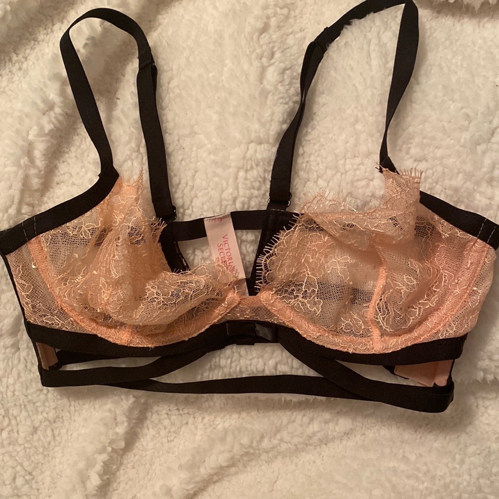 Victoria’s Secret Underwire Bra